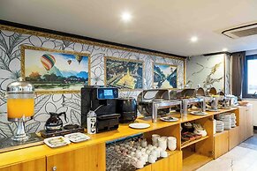Aaron Vientiane Hotel
