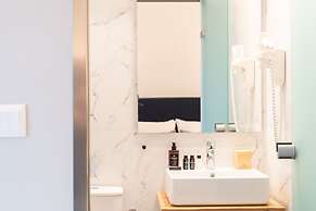 Chroma Fashion Rooms & Apartments