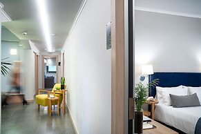 Chroma Fashion Rooms & Apartments