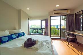 Casa Luxe Hotel and Resident