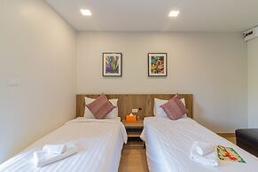 Casa Luxe Hotel and Resident