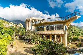 Whales Mountain & Seaview Resort