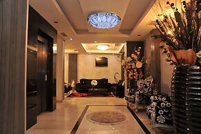 Grand Center Boutique Hotel