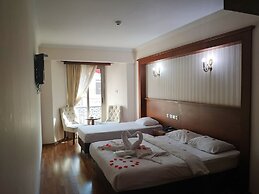 Grand Center Boutique Hotel