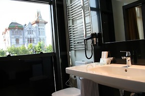 Hotel Villa Rosario II, Edificio Moderno