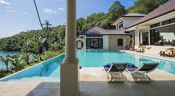 Stunning Oceanview Villa Taipan