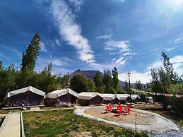 Hotel Nubra Delight and Camps