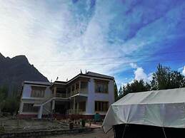 Hotel Nubra Delight and Camps