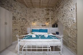 Trigono Holiday House