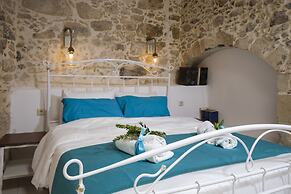 Trigono Holiday House