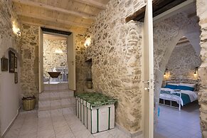 Trigono Holiday House