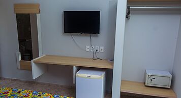 Kalamari Beach Hotel