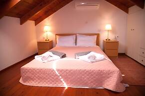 Beach Front Villa with Private 50m Path to Secluded Beach