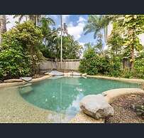 Contemporary Convenient Central Retreat