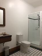 Daintree Manor Bed & Breakfast