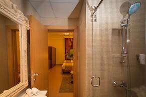 Al Safir Tower & Residence