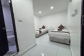 Papa Ji Hotel and Restaurant