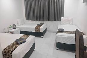Papa Ji Hotel and Restaurant