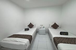 Papa Ji Hotel and Restaurant