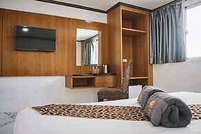 Papa Ji Hotel and Restaurant