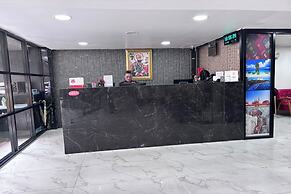 Papa Ji Hotel and Restaurant