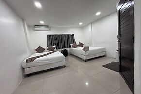 Papa Ji Hotel and Restaurant