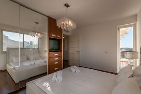 Luxurious Villa with great location