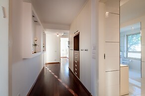 Luxurious Villa with great location