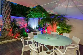 Luxurious Villa with great location