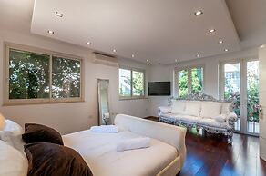 Luxurious Villa with great location