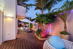 Luxurious Villa with great location