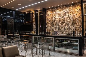 Ultra Luxury 2 Bed Loft in Lleras