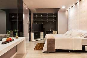Ultra Luxury 2 Bed Loft in Lleras