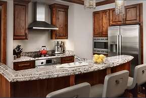 The Ritz Carlton Club 3 Bedroom Mountain View Apartment