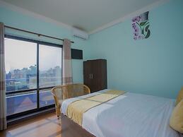 OYO 271 Hotel Golden Three