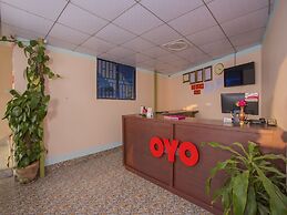 OYO 271 Hotel Golden Three