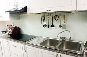 Sweet Apartment New and Shine