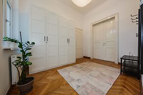 Best Luxury apt in Zagreb for 16 ppl