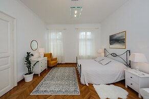 Best Luxury apt in Zagreb for 16 ppl