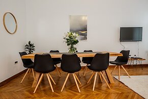 Best Luxury apt in Zagreb for 16 ppl
