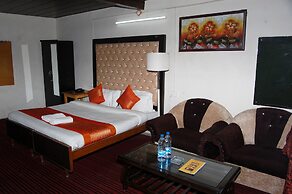 Hotel Kausani Retreat