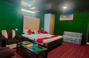 Hotel Kausani Retreat