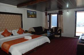 Hotel Kausani Retreat