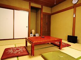 Guesthouse Tomoshibi - Hostel