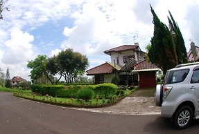 Villa ChavaMinerva Bata - Ciater
