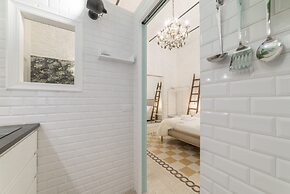 Romantic Vintage Colosseum Apartment