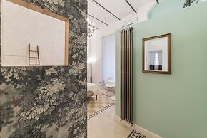 Romantic Vintage Colosseum Apartment