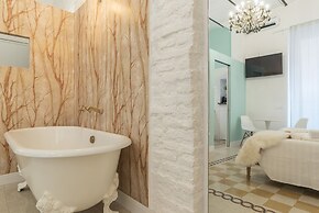 Romantic Vintage Colosseum Apartment