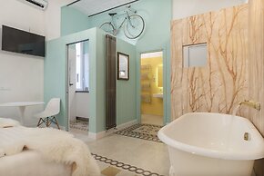 Romantic Vintage Colosseum Apartment