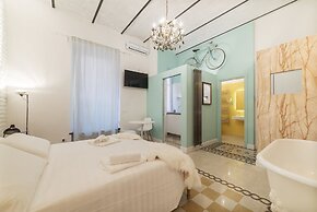 Romantic Vintage Colosseum Apartment